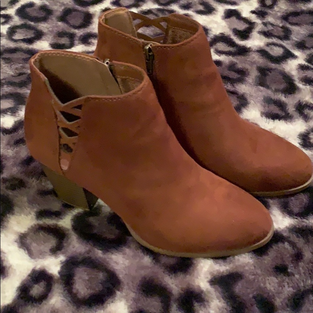 Chestnut brown 3 inch heel boots size 8 women’s